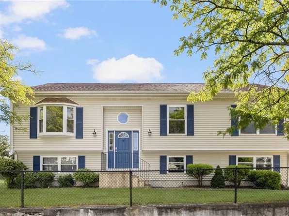 75 James St, East Providence, RI 02914
