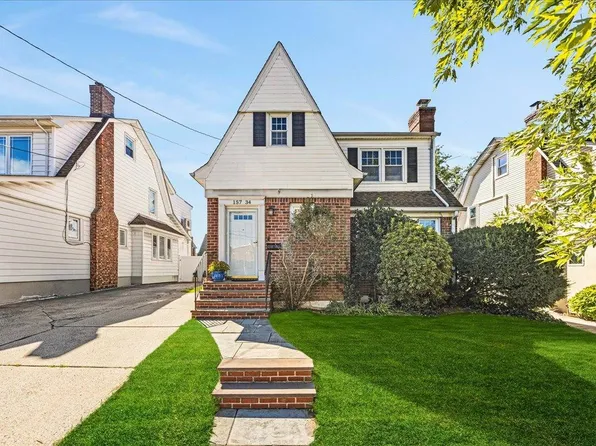 15734 12th Rd, Whitestone, NY 11357