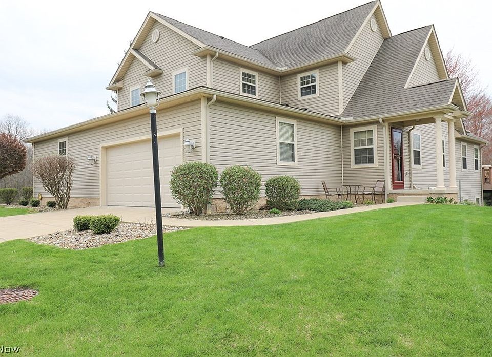 1st image of 148 Fairway Pl NW