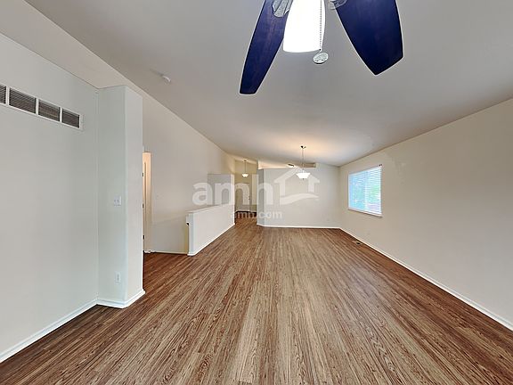 5th image of 11260 Jamaica St