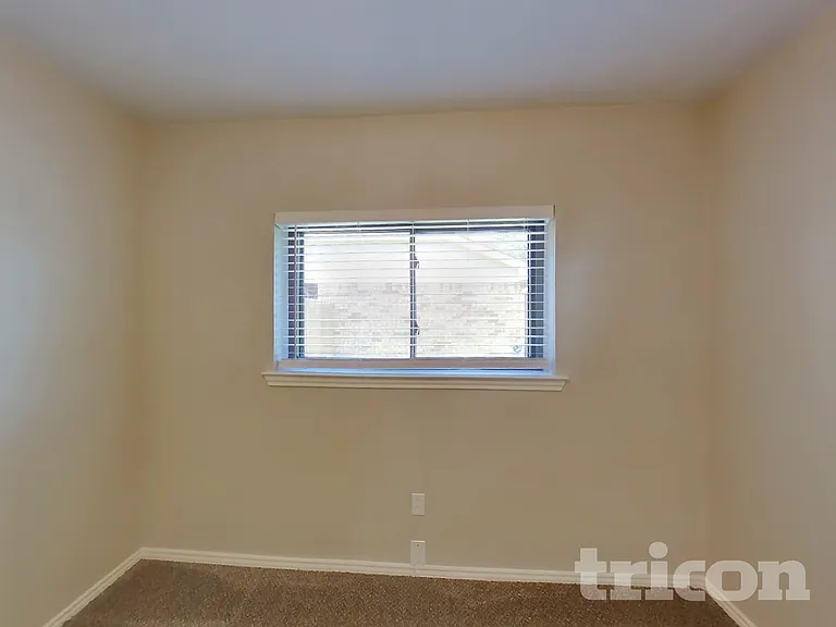 708 Wedgegate Dr — Photo 14
