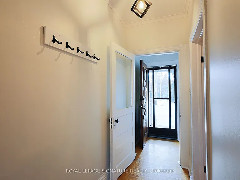 1149 Dufferin St #UPPER — Photo 9