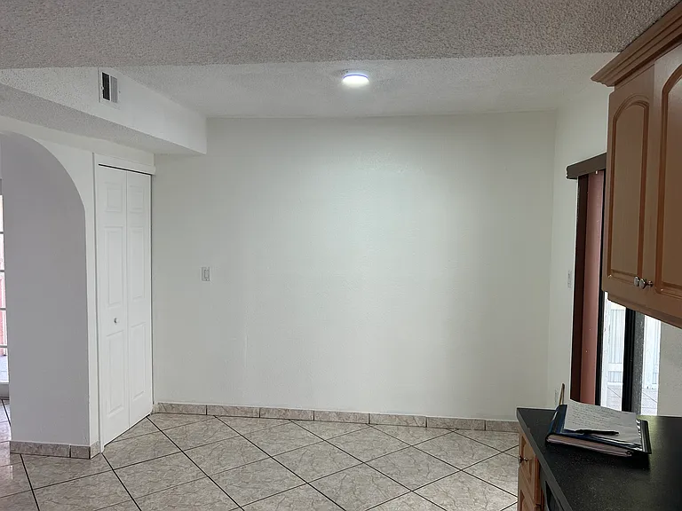 2201 W 53rd Pl — Photo 9
