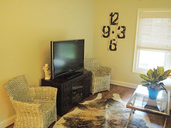 Family Room Photo 2