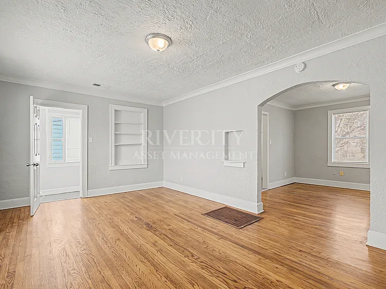 1052 National St — Photo 6