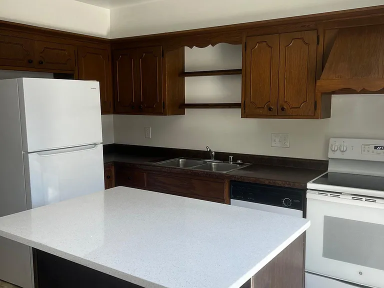 11725 W Watertown Plank Rd — Photo 4