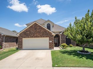 1652 Secretariat Ln, Irving, TX 75060