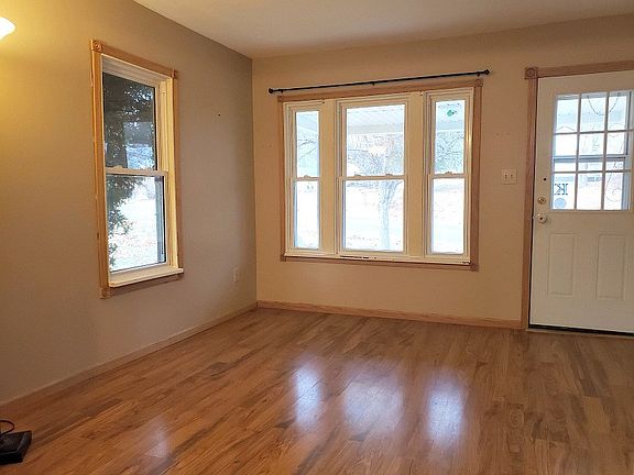 2nd image of 300 Wilson Ave