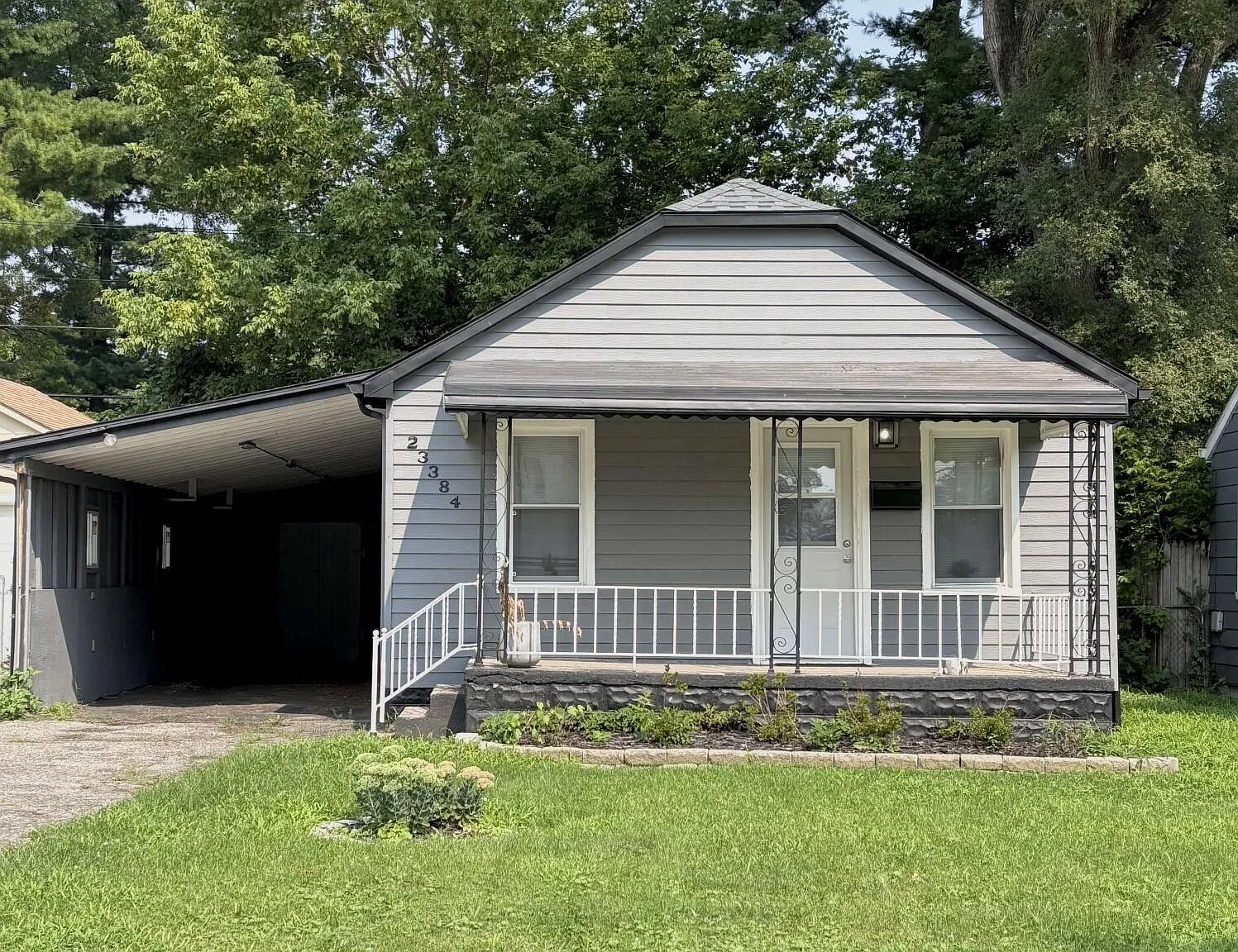3 bed, 1.0 bath, 850 sqft, $1,600 — Photo 1