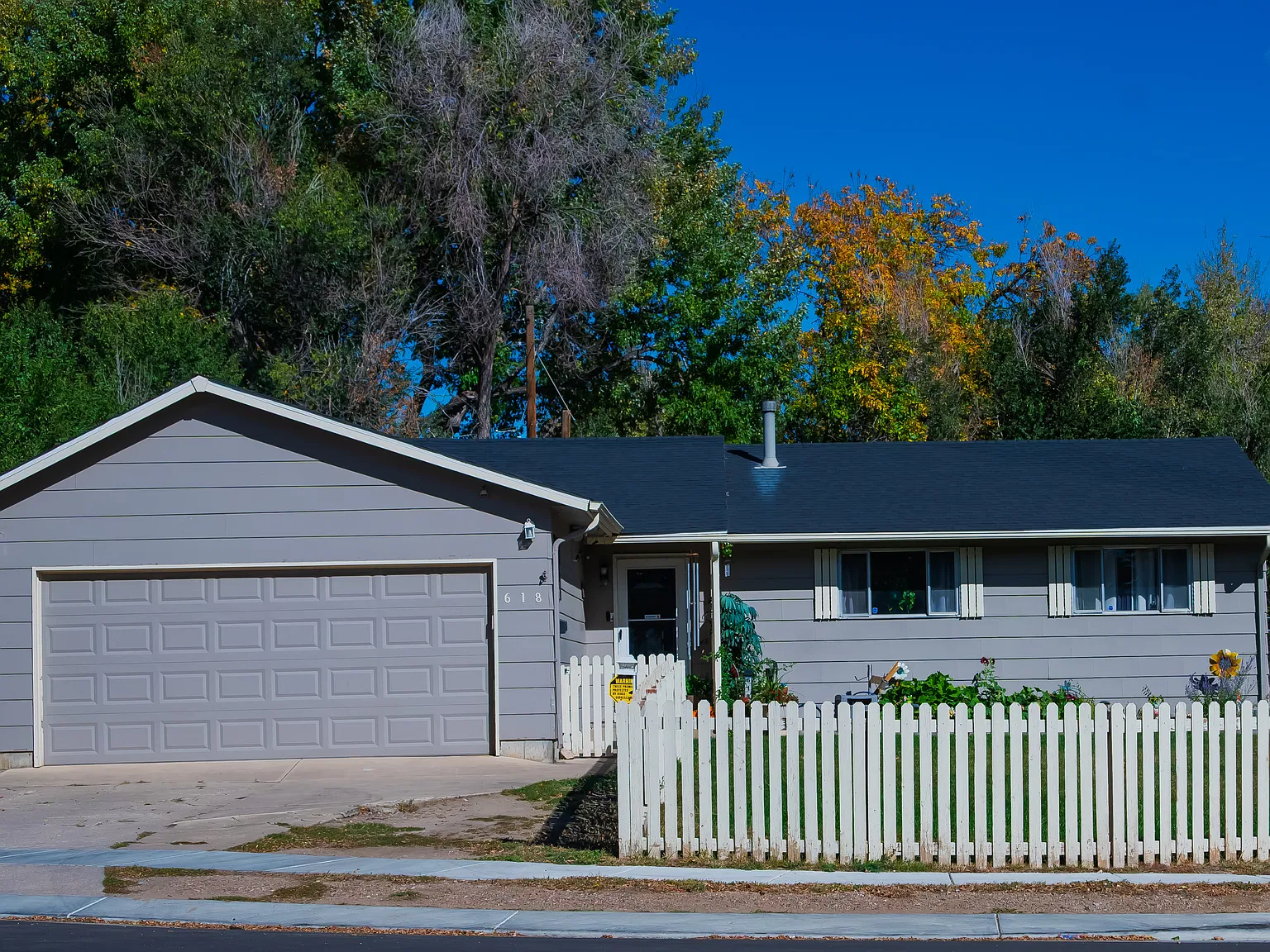 4 bed, 1324 sqft, $2,000 — Photo 1