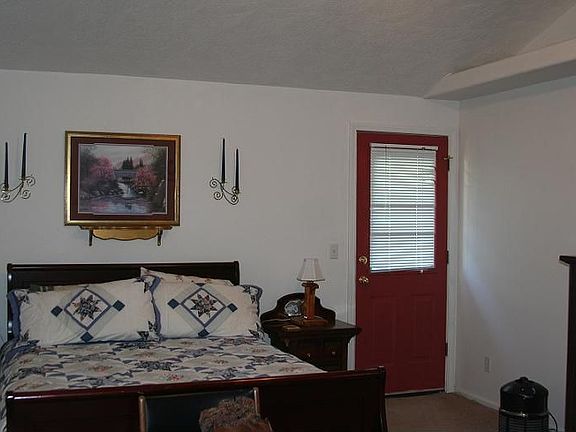 Master Bedroom with Full Bath 