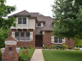 816 E Gaslight Dr, Springfield, MO 65810