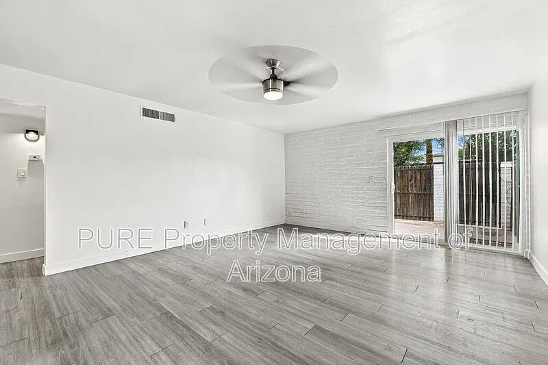 2 bed, 2.0 bath, 875 sqft, $1,225 — Photo 4
