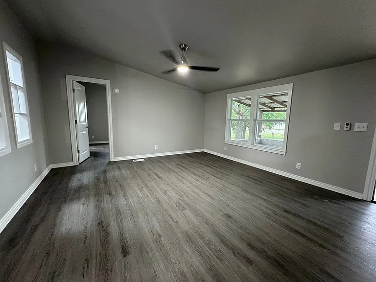 602 C St — Photo 4