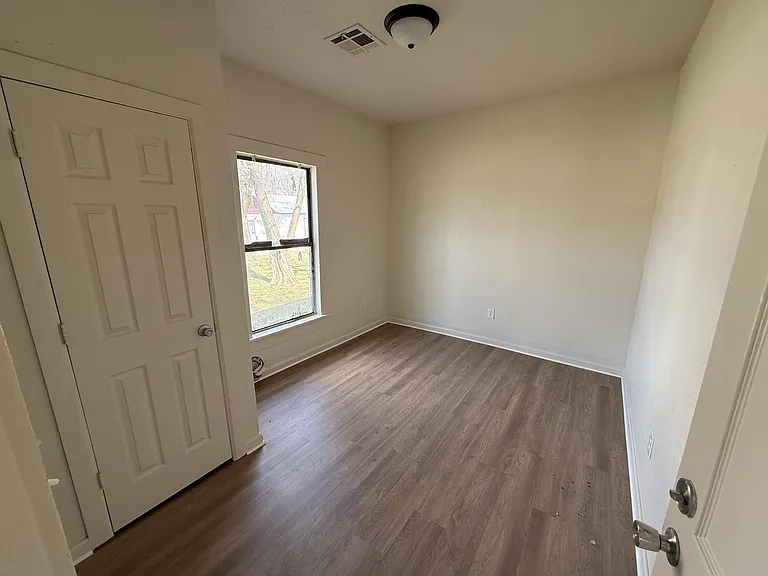 625 Park St — Photo 9