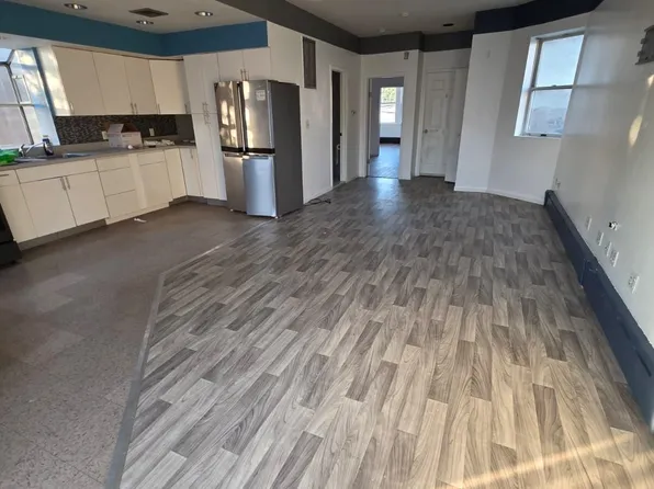 1405 43rd Street image 1 of 11