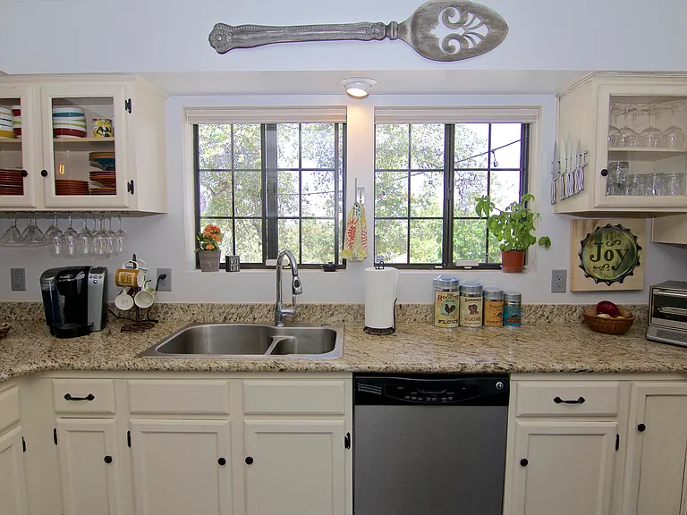 1444 Vista Rd — Photo 7