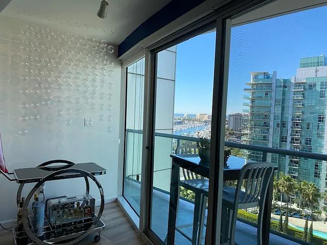 13600 Marina Pointe Dr #1512 — Photo 7