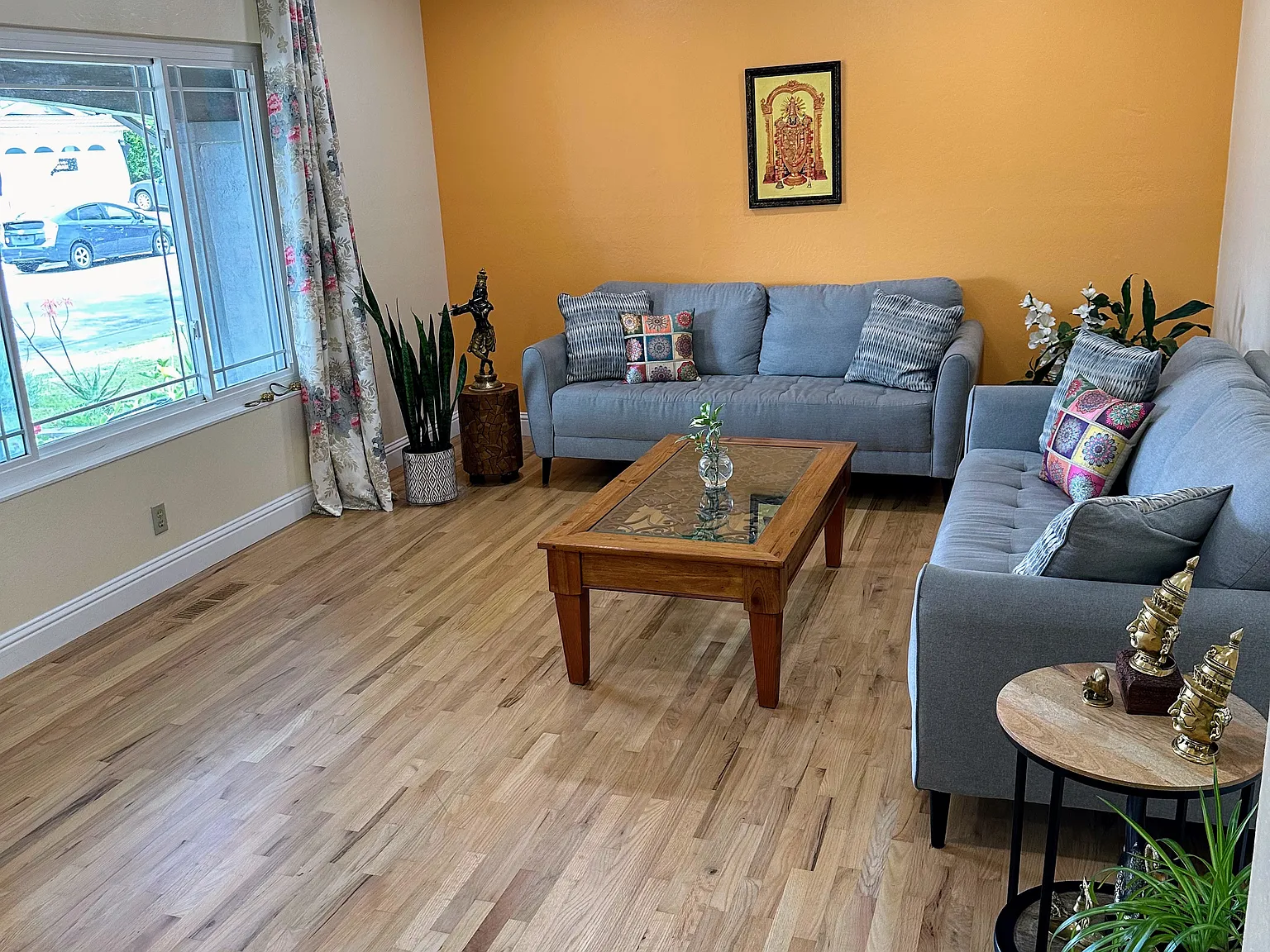 3 bed, 1621 sqft, $4,950 — Photo 2