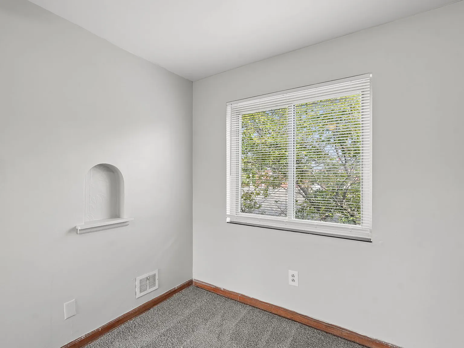 3442 E Broad Street - Unit 3442 C — Photo 4