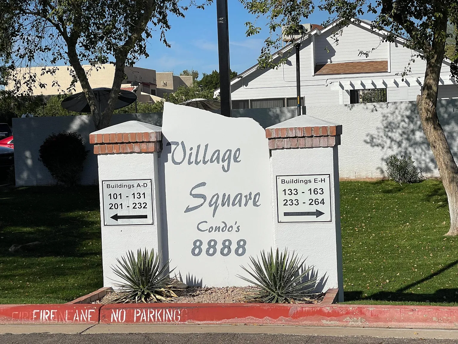 2 bed, 1.5 bath, 946 sqft, $1,500 — Photo 2