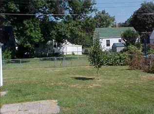 2864 Reynolds St, Omaha, NE 68112