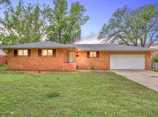 605 Catalina Dr, Hutchinson, KS 67502