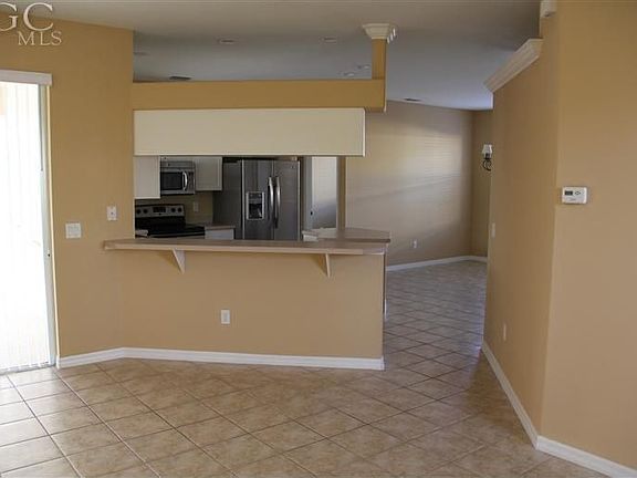 4th image of 2625 SW 27th St
