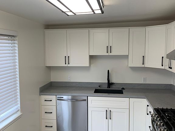 3rd image of 1448 El Camino Real APT 5