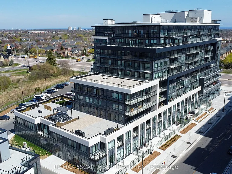 395 Dundas St W #413 — Photo 2