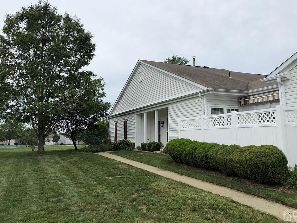2nd image of 579 Sandpiper Way