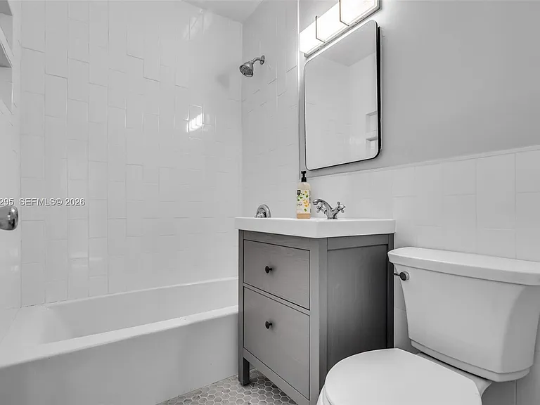 648 South Dr — Photo 11