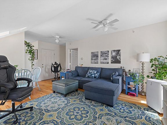 3rd image of 16 West St APT 3