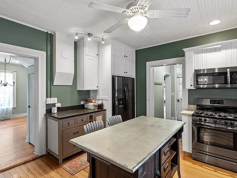 605 W Schubert St — Photo 11