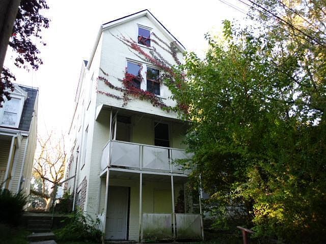 1st image of 3435 E Moulton Ave