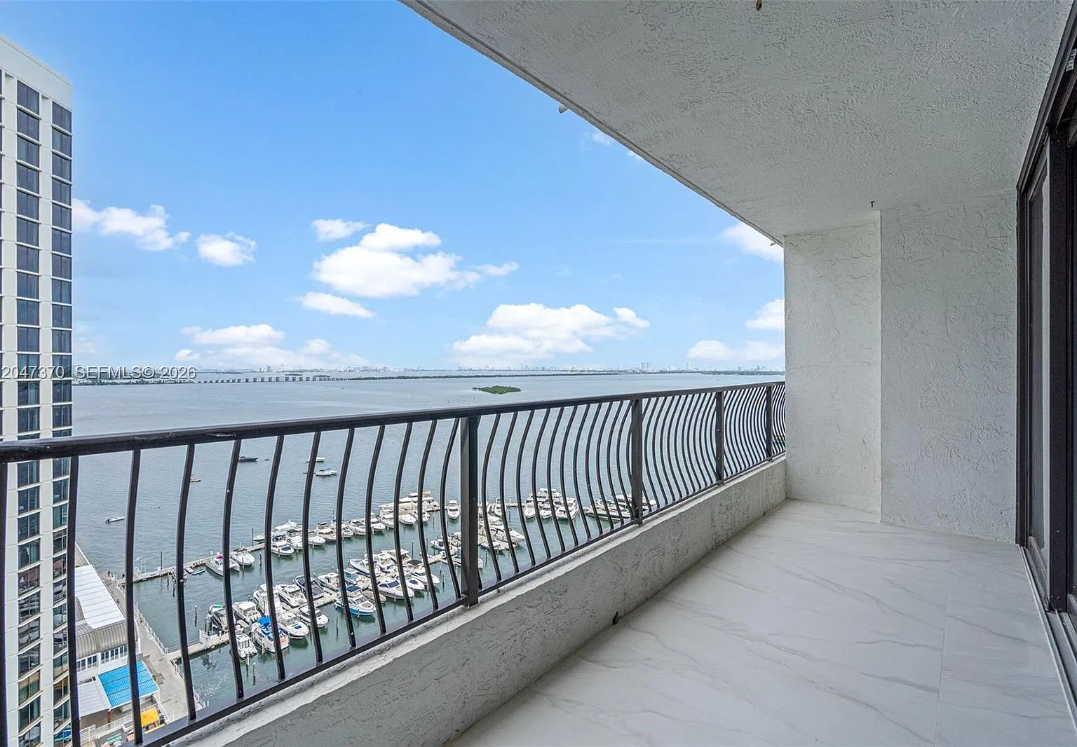 Venetia Condo — Photo 1