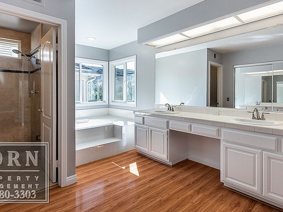 4th image of 5112 Evanwood Ave
