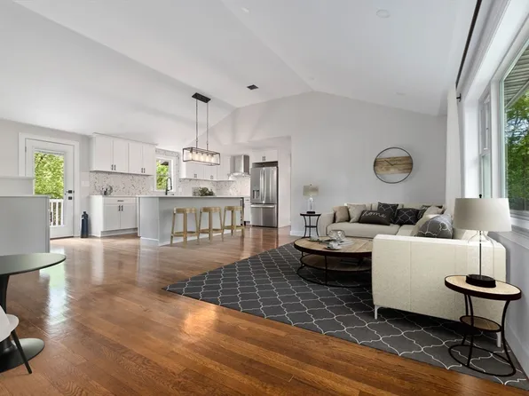 4 Jenkins Way, Andover, MA 01810