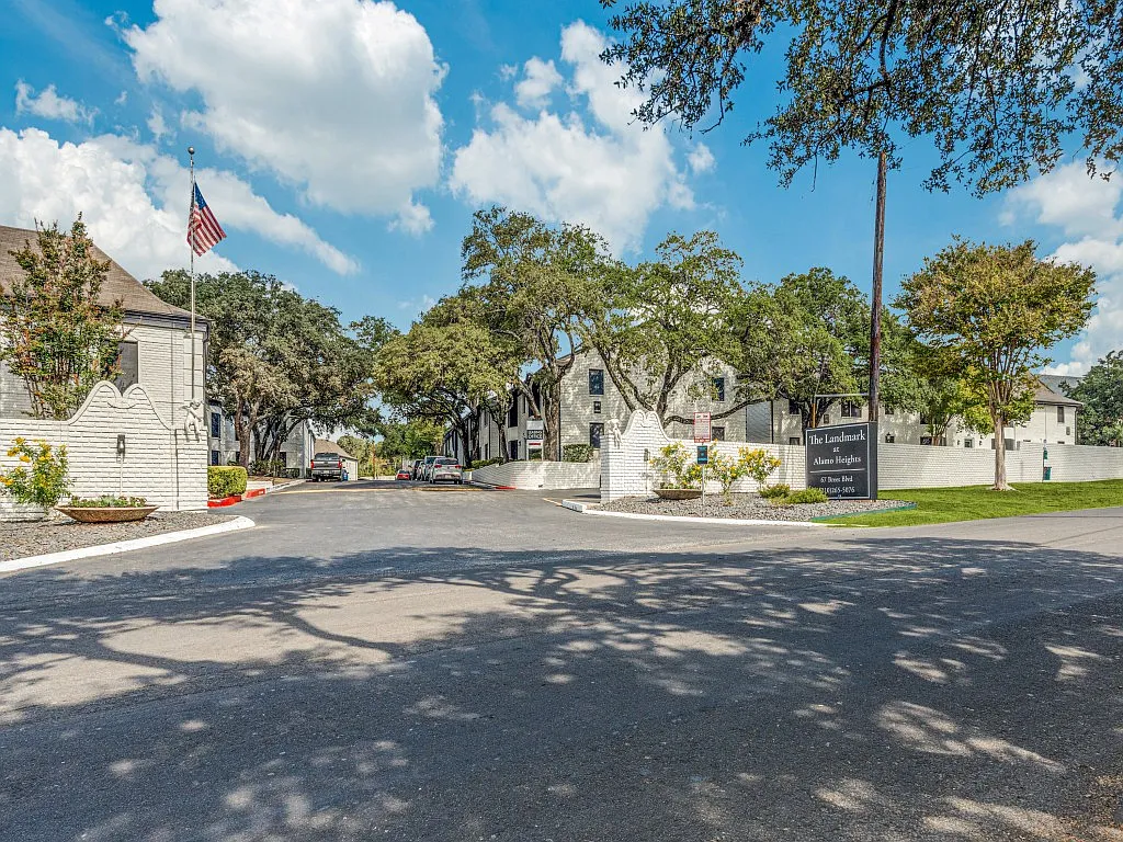 The Landmark at Alamo Heights — Photo 1