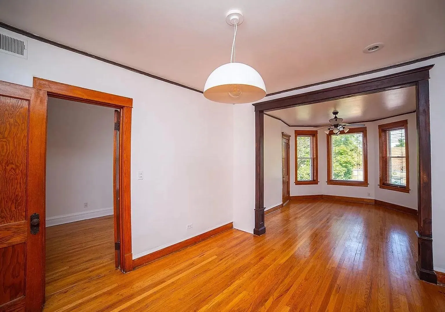 Humboldt Park Apartment — Photo 3