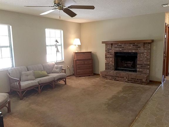 5th image of 24 Fisher Creek Dr