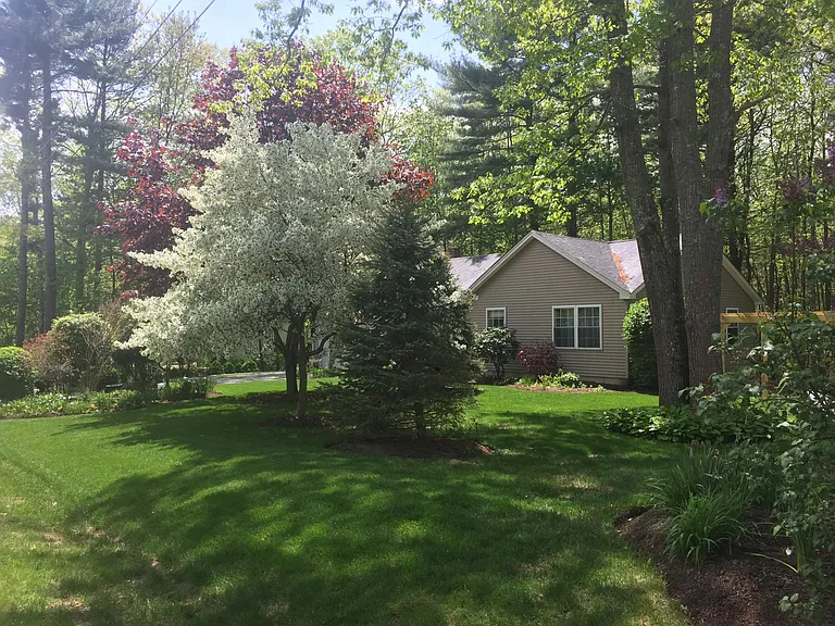 2196 Village Green Dr — Photo 6