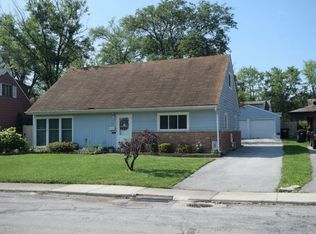 51 Apple Ln, Park Forest, IL