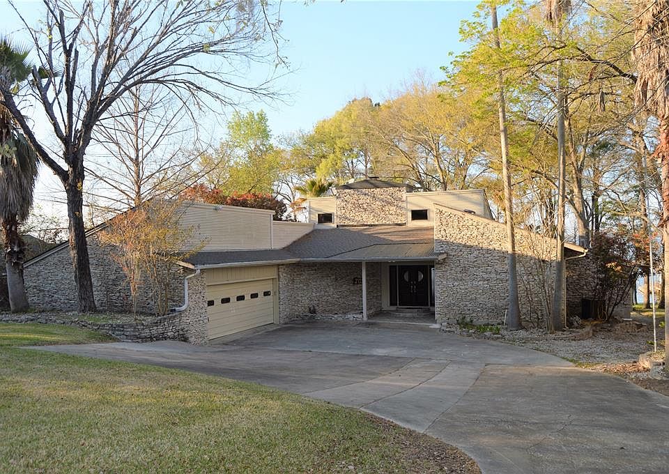 1st image of 181 Lake Oaks Blvd