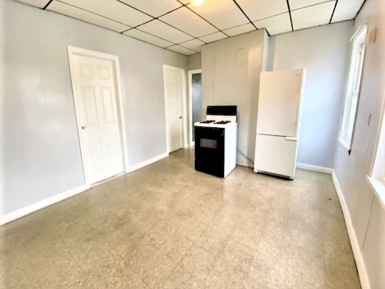 36 Grape St — Photo 3