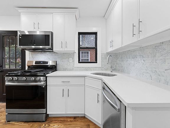 4th image of 8018 250th St