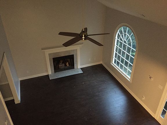 4th image of 3006 Vineyard Way SE