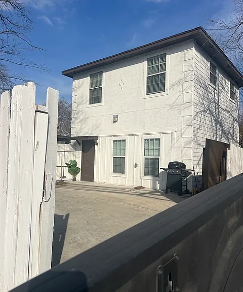 1750 W Craig Pl — Photo 8