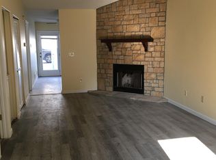 8215 NW Mace Rd, Kansas City, MO 64152