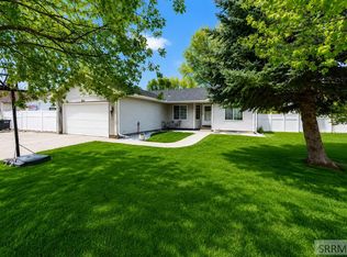 1862 S Eagle Pointe Dr, Ammon, ID 83406